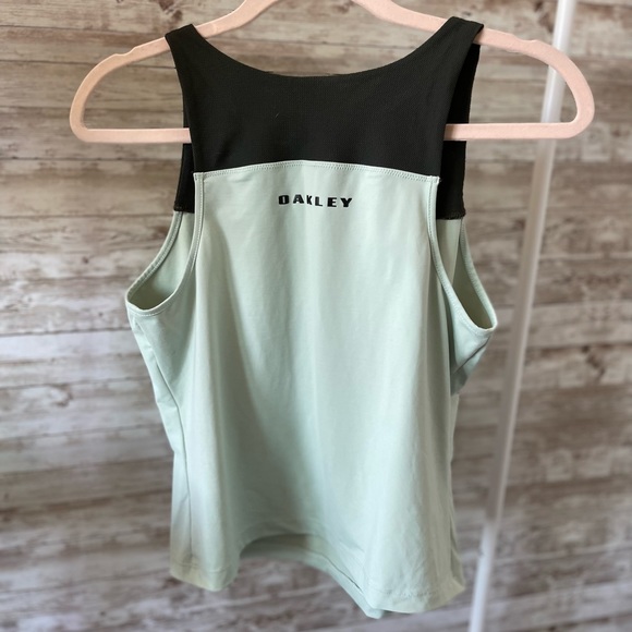Oakley | Luxe Strappy Tank | Size Medium | - Picture 7 of 7